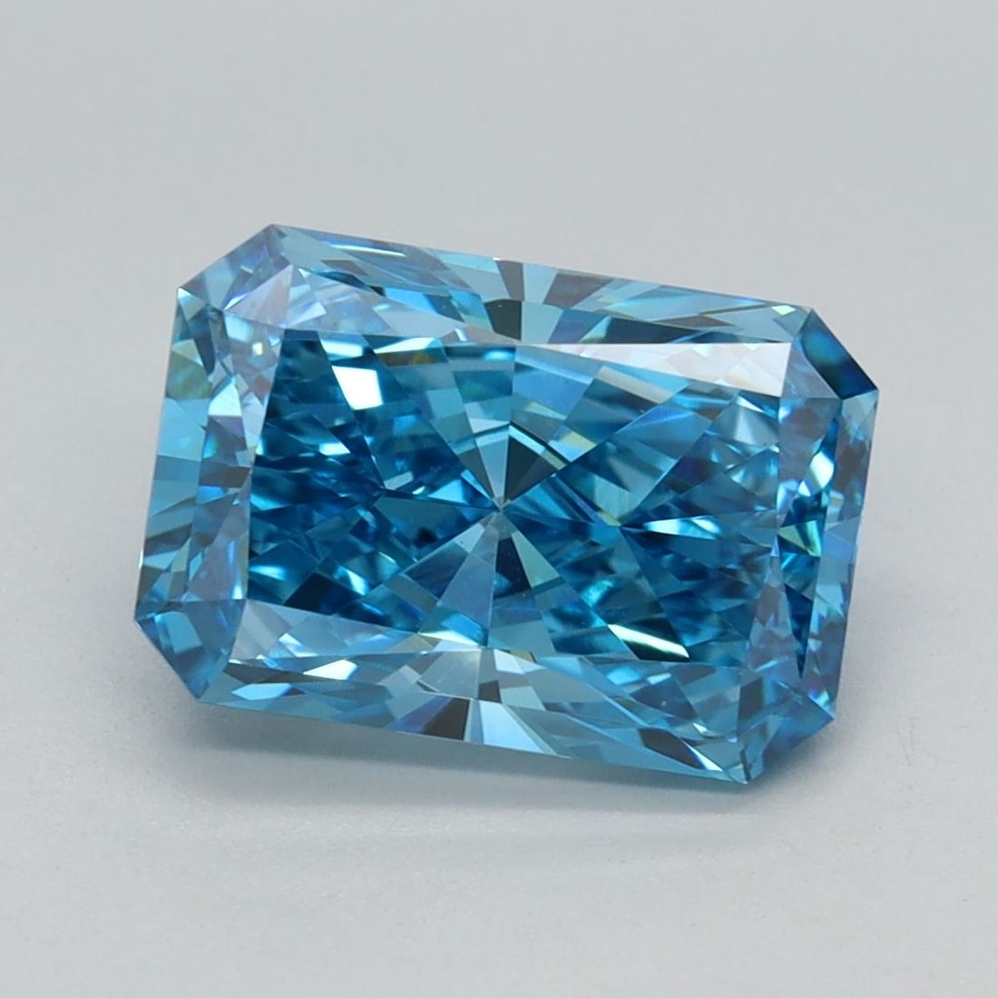 Loose Diamond - RADIANT 2.27ct Fancy Vivid Blue VS1: Loose Diamond - RADIANT 2.27ct Fancy Vivid Blue VS1 Source: This is a real non-mined Diamond that has been grown in a lab Shape: RADIANT Carats: 2.27 Color: Fancy Vivid Blue Certification: IGI Video: