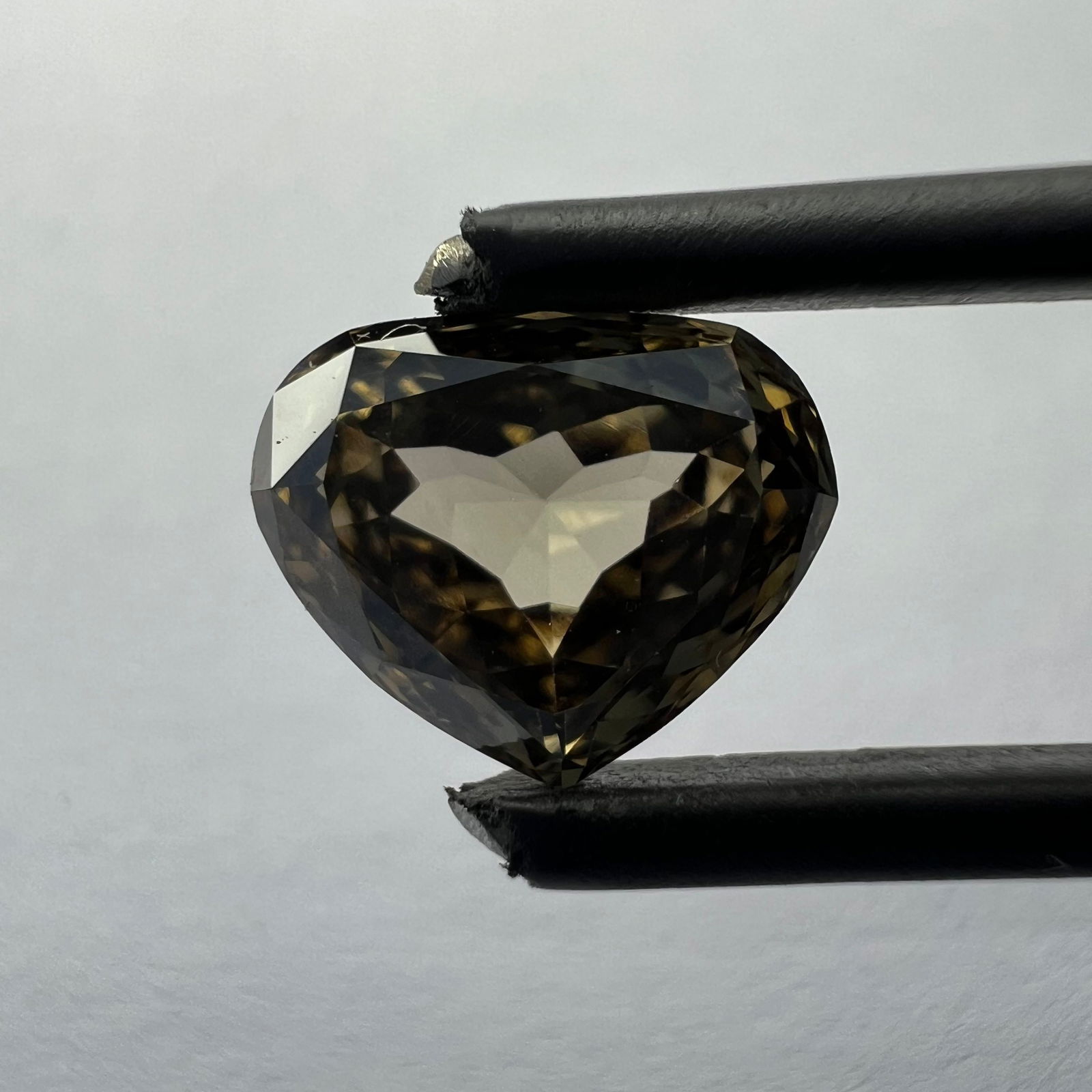 Loose Diamond - HEART 1.56ct Green VS1: Loose Diamond - HEART 1.56ct Green VS1 Source: This is a real non-mined Diamond that has been grown in a lab Shape: HEART Carats: 1.56 Color: Green Certification: NONE The Diamond Depot Guarantee: All