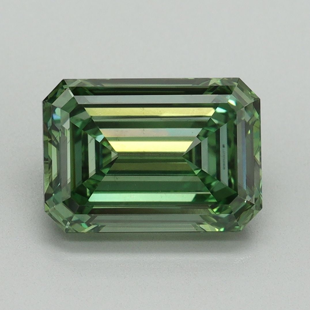 Loose Diamond - EMERALD 3.05ct Fancy Vivid Green VS2: Loose Diamond - EMERALD 3.05ct Fancy Vivid Green VS2 Source: This is a real non-mined Diamond that has been grown in a lab Shape: EMERALD Carats: 3.05 Color: Fancy Vivid Green Certification: IGI