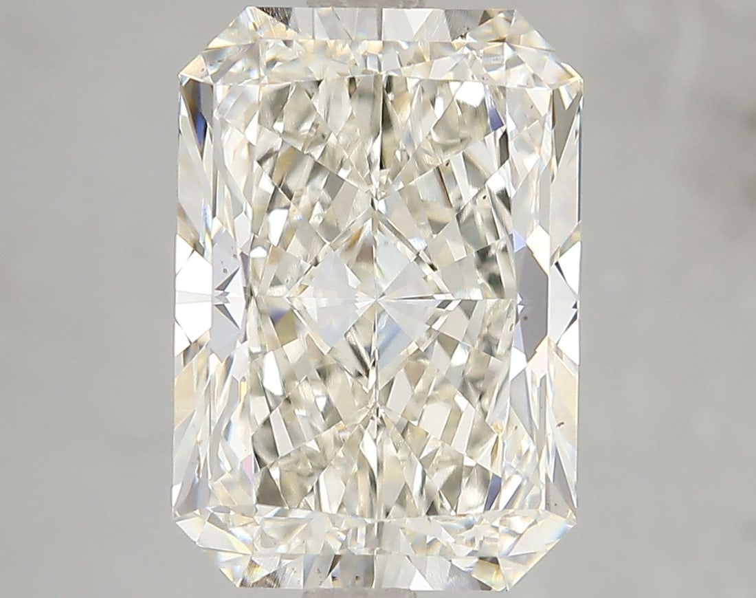 Loose Diamond - RADIANT 6.05ct I VVS2: Loose Diamond - RADIANT 6.05ct I VVS2 Source: This is a real non-mined Diamond that has been grown in a lab Shape: RADIANT Carats: 6.05 Color: I Clarity: VVS2 Certification: IGI Video: