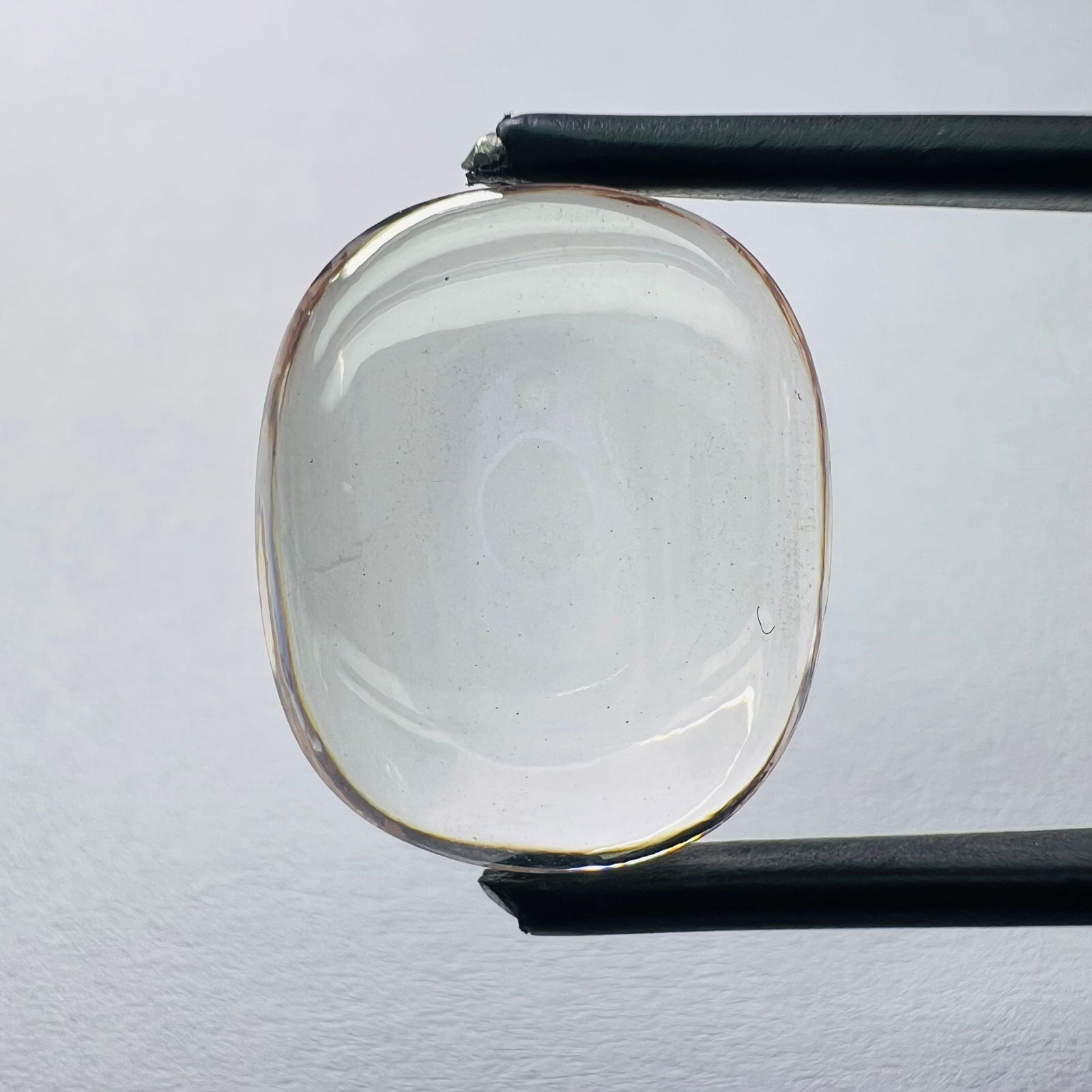 Loose Diamond - CUSHION BRILLIANT 8.56ct Pink VS2: Loose Diamond - CUSHION BRILLIANT 8.56ct Pink VS2 Source: This is a real non-mined Diamond that has been grown in a lab Shape: CUSHION BRILLIANT Carats: 8.56 Color: Pink Certification: NONE The Diamon