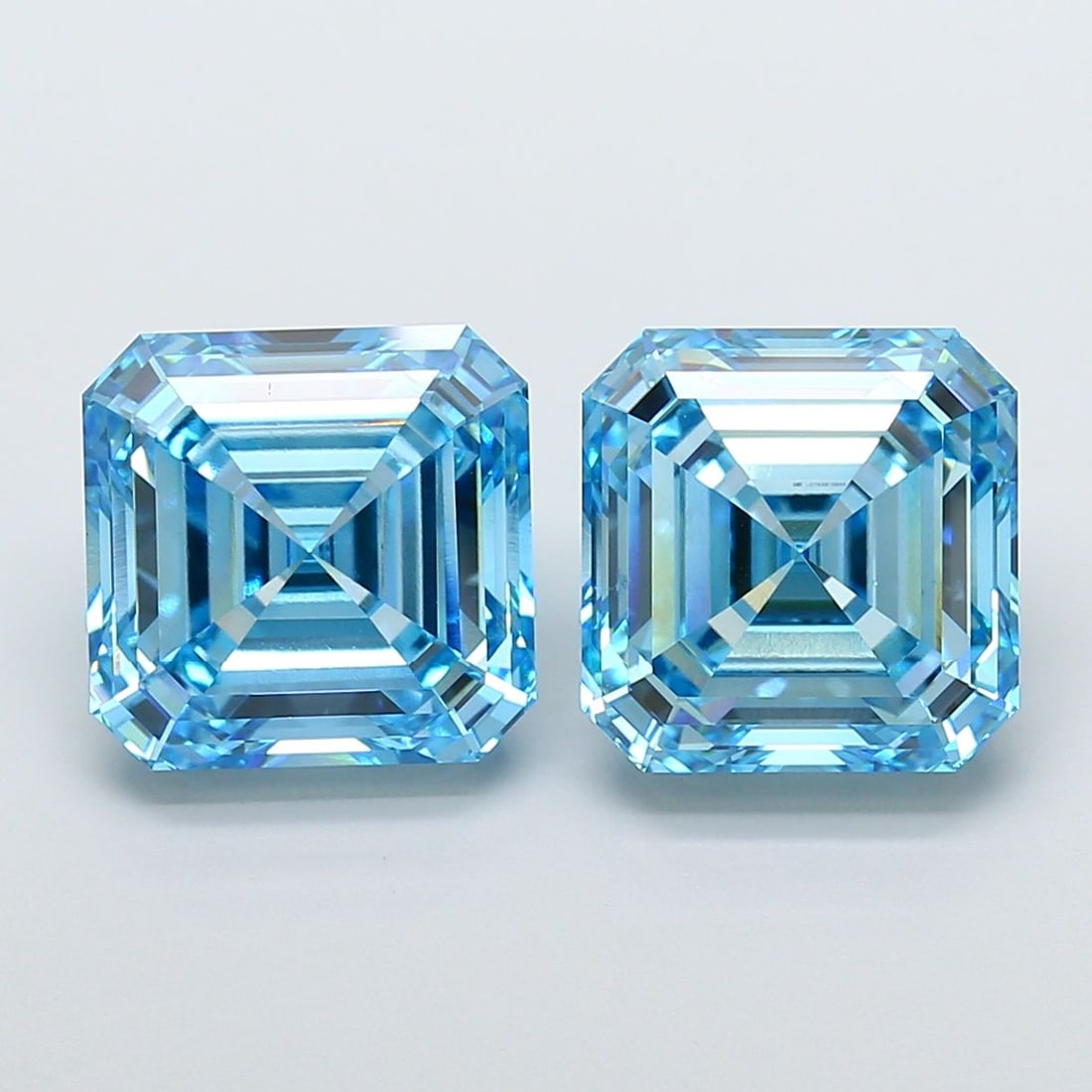Loose Diamond - ASSCHER 10.25ct Fancy Vivid Blue VS1: Loose Diamond - ASSCHER 10.25ct Fancy Vivid Blue VS1 Source: This is a real non-mined Diamond that has been grown in a lab Shape: ASSCHER Carats: 10.25 Color: Fancy Vivid Blue Certification: IGI Video