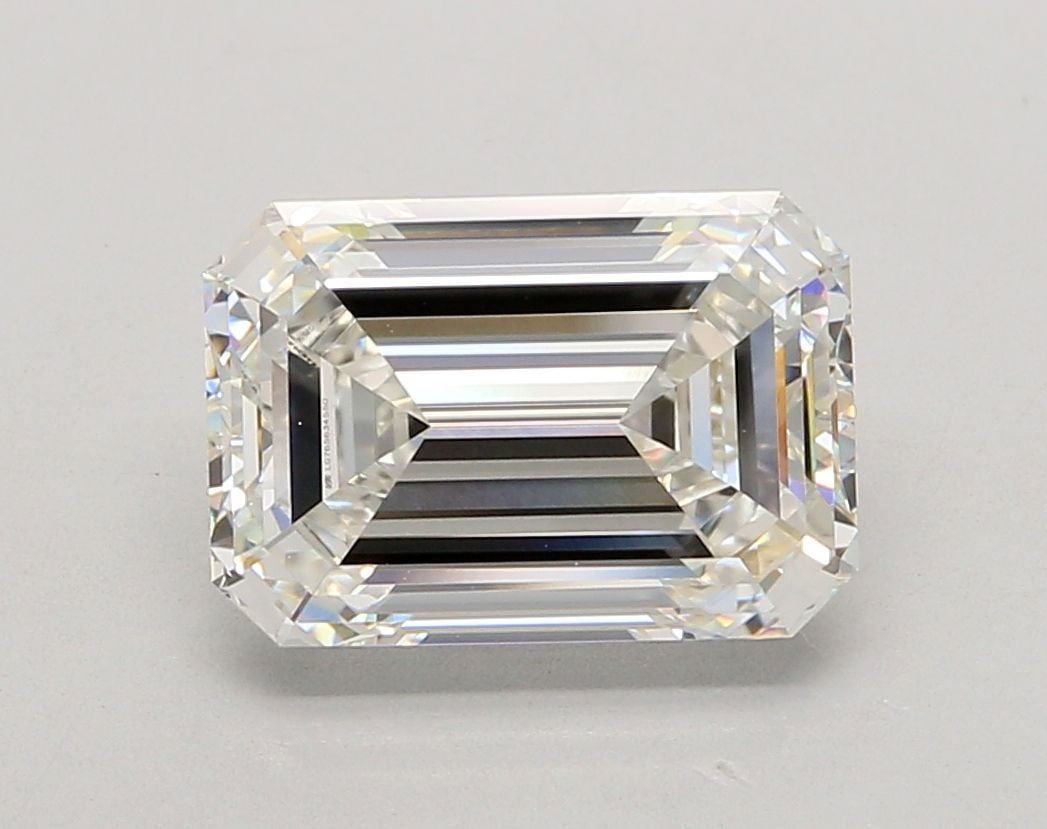 Loose Diamond - EMERALD 4.01ct G VS1: Loose Diamond - EMERALD 4.01ct G VS1 Source: This is a real non-mined Diamond that has been grown in a lab Shape: EMERALD Carats: 4.01 Color: G Clarity: VS1 Certification: IGI Video: