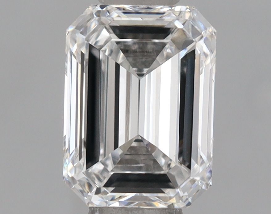 Loose Diamond - EMERALD 0.89ct D VVS2: Loose Diamond - EMERALD 0.89ct D VVS2 Source: This is a real non-mined Diamond that has been grown in a lab Shape: EMERALD Carats: 0.89 Color: D Clarity: VVS2 Certification: IGI Video: