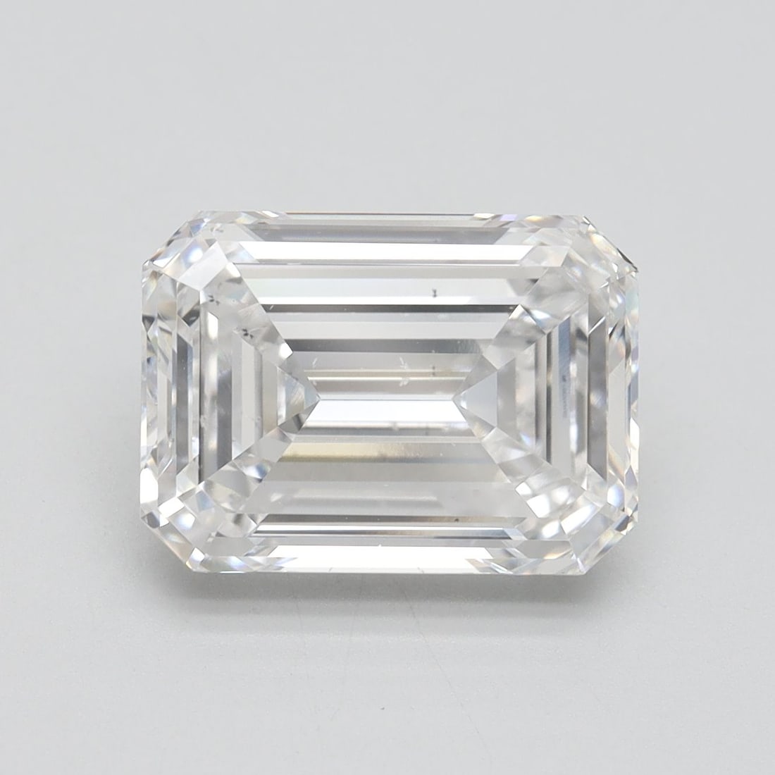 Loose Diamond - EMERALD 5.02ct E VS2: Loose Diamond - EMERALD 5.02ct E VS2 Source: This is a real non-mined Diamond that has been grown in a lab Shape: EMERALD Carats: 5.02 Color: E Clarity: VS2 Certification: IGI Video: