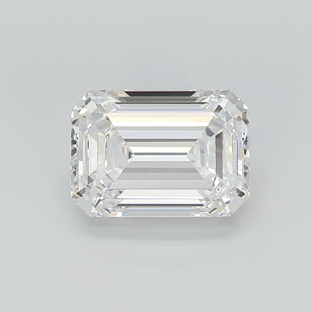 Loose Diamond - EMERALD 2.74ct E SI1: Loose Diamond - EMERALD 2.74ct E SI1 Source: This is a real non-mined Diamond that has been grown in a lab Shape: EMERALD Carats: 2.74 Color: E Clarity: SI1 Certification: IGI Video: