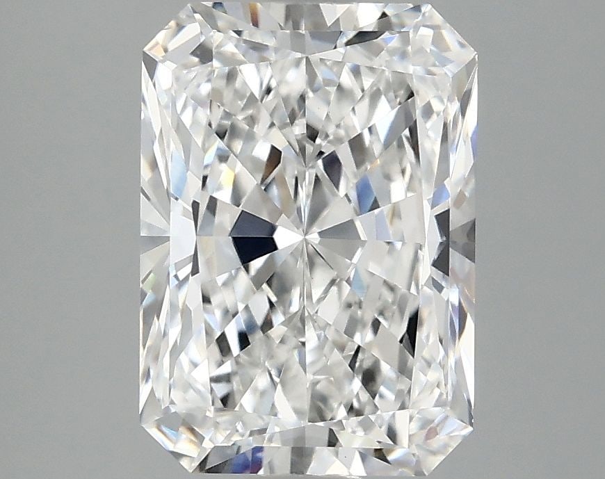 Loose Diamond - RADIANT 3.1ct E VVS2: Loose Diamond - RADIANT 3.1ct E VVS2 Source: This is a real non-mined Diamond that has been grown in a lab Shape: RADIANT Carats: 3.1 Color: E Clarity: VVS2 Certification: IGI Video: