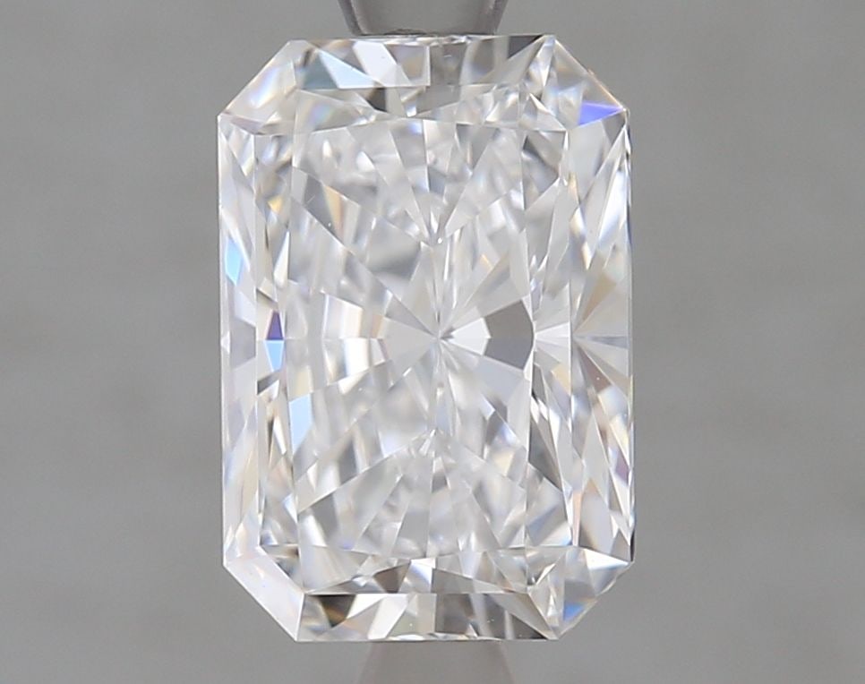 Loose Diamond - RADIANT 2.01ct D VS1: Loose Diamond - RADIANT 2.01ct D VS1 Source: This is a real non-mined Diamond that has been grown in a lab Shape: RADIANT Carats: 2.01 Color: D Clarity: VS1 Certification: GIA Video: