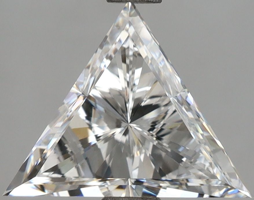 Loose Diamond - TRIANGULAR 2.52ct E VVS2: Loose Diamond - TRIANGULAR 2.52ct E VVS2 Source: This is a real non-mined Diamond that has been grown in a lab Shape: TRIANGULAR Carats: 2.52 Color: E Clarity: VVS2 Certification: IGI Video: