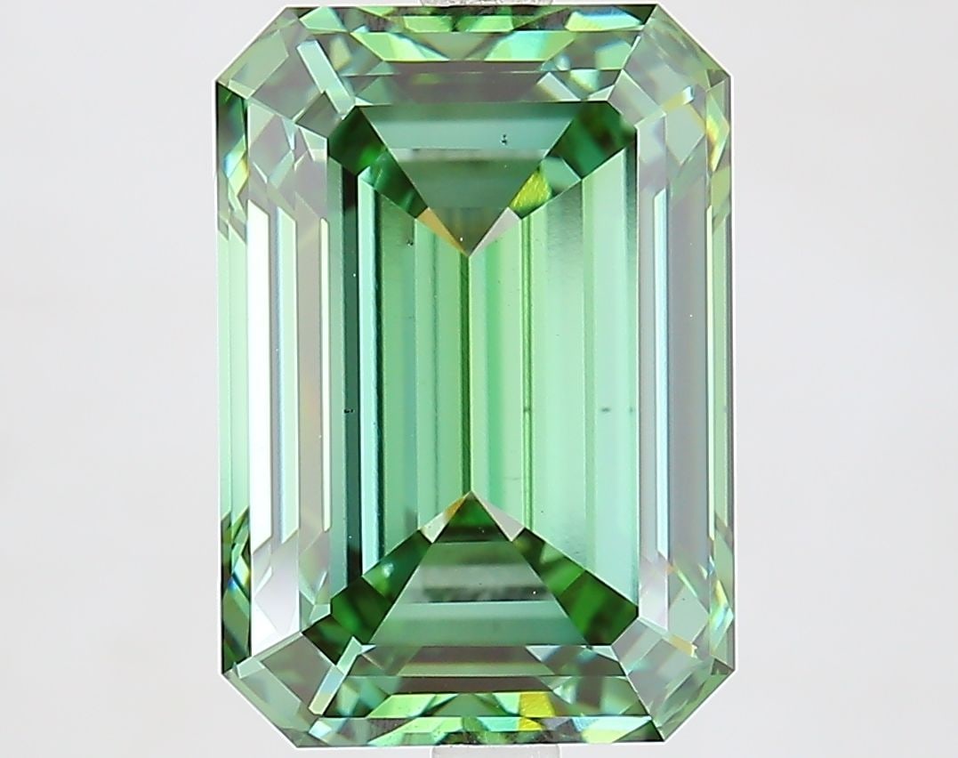Loose Diamond - EMERALD 6.1ct Fancy Vivid Green VS1: Loose Diamond - EMERALD 6.1ct Fancy Vivid Green VS1 Source: This is a real non-mined Diamond that has been grown in a lab Shape: EMERALD Carats: 6.1 Color: Fancy Vivid Green Certification: IGI Video: