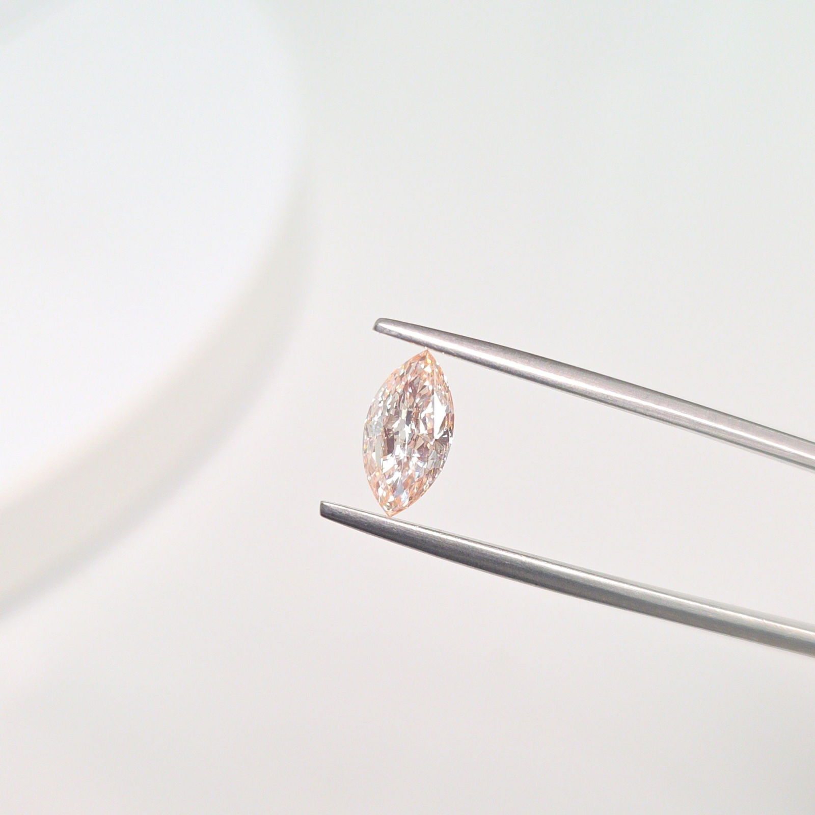 Loose Diamond - MARQUISE 1.0ct Fancy Pink VS2: Loose Diamond - MARQUISE 1.0ct Fancy Pink VS2 Source: This is a real non-mined Diamond that has been grown in a lab Shape: MARQUISE Carats: 1.0 Color: Fancy Pink Certification: IGI Video: