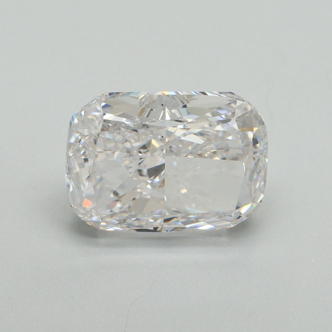 Loose Diamond - CUSHION BRILLIANT 4.01ct D VS2: Loose Diamond - CUSHION BRILLIANT 4.01ct D VS2 Source: This is a real non-mined Diamond that has been grown in a lab Shape: CUSHION BRILLIANT Carats: 4.01 Color: D Clarity: VS2 Certification: IGI Vide