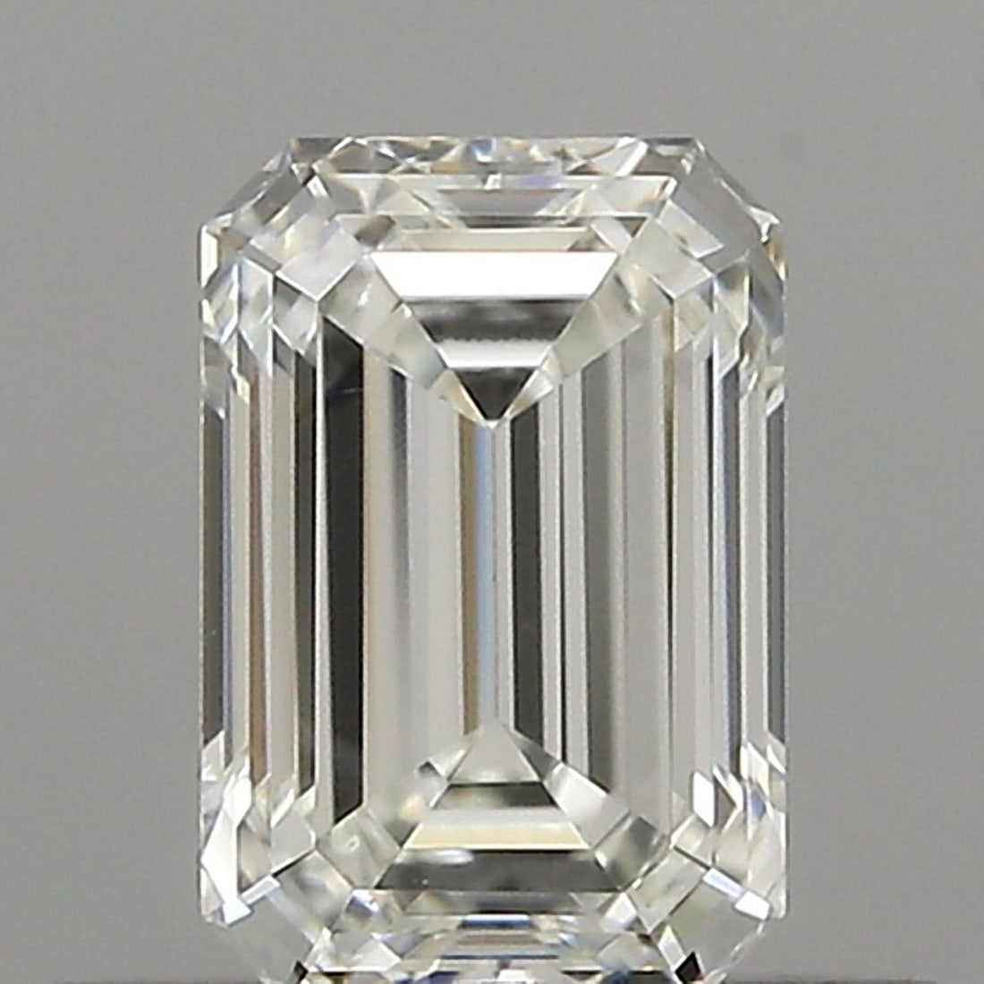 Loose Diamond - EMERALD 0.52ct F IF: Loose Diamond - EMERALD 0.52ct F IF Source: This is a real non-mined Diamond that has been grown in a lab Shape: EMERALD Carats: 0.52 Color: F Clarity: IF Certification: IGI The Diamond Depot Guarante