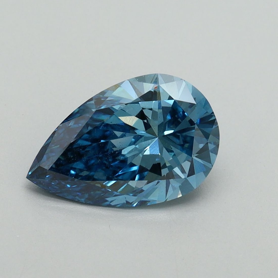 Loose Diamond - PEAR 1.77ct Fancy Vivid Blue VS2: Loose Diamond - PEAR 1.77ct Fancy Vivid Blue VS2 Source: This is a real non-mined Diamond that has been grown in a lab Shape: PEAR Carats: 1.77 Color: Fancy Vivid Blue Certification: IGI Video: