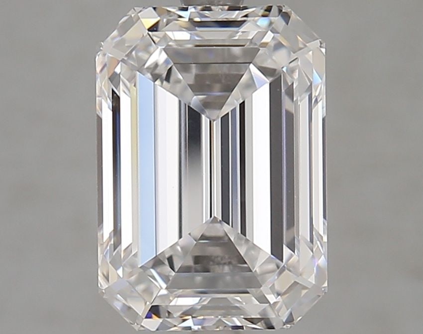 Loose Diamond - EMERALD 4.03ct D VVS1: Loose Diamond - EMERALD 4.03ct D VVS1 Source: This is a real non-mined Diamond that has been grown in a lab Shape: EMERALD Carats: 4.03 Color: D Clarity: VVS1 Certification: GIA Video: