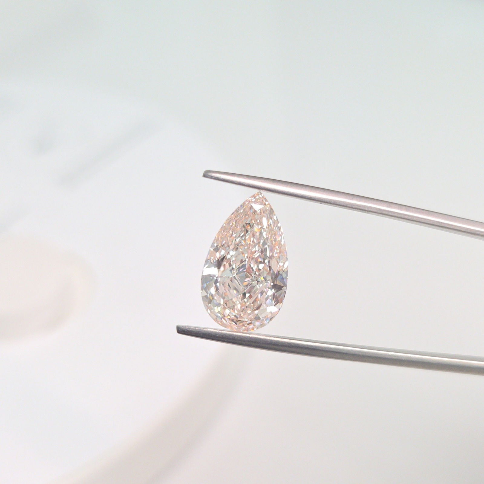Loose Diamond - PEAR 5.01ct Fancy Light Pinkish Brown VS1: Loose Diamond - PEAR 5.01ct Fancy Light Pinkish Brown VS1 Source: This is a real non-mined Diamond that has been grown in a lab Shape: PEAR Carats: 5.01 Color: Fancy Light Pinkish Brown Certification: