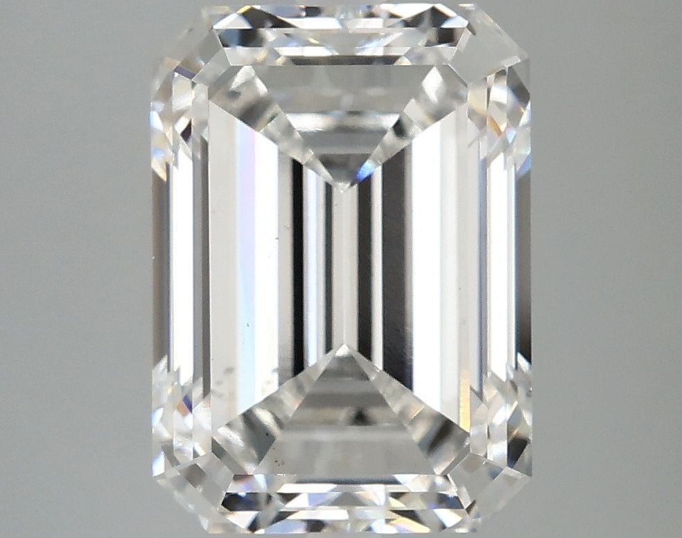 Loose Diamond - EMERALD 5.07ct E VS2: Loose Diamond - EMERALD 5.07ct E VS2 Source: This is a real non-mined Diamond that has been grown in a lab Shape: EMERALD Carats: 5.07 Color: E Clarity: VS2 Certification: IGI Video: