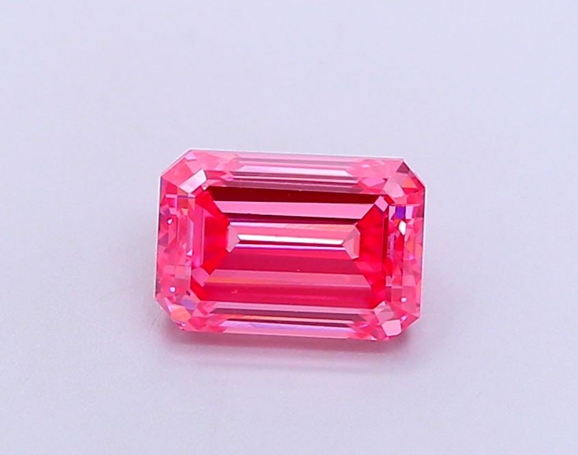 Loose Diamond - EMERALD 1.53ct Fancy Vivid Pink VS1: Loose Diamond - EMERALD 1.53ct Fancy Vivid Pink VS1 Source: This is a real non-mined Diamond that has been grown in a lab Shape: EMERALD Carats: 1.53 Color: Fancy Vivid Pink Certification: IGI Video: