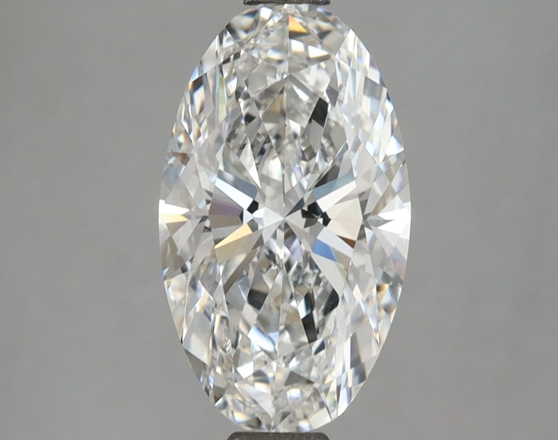 Loose Diamond - OVAL 2.47ct E VVS2: Loose Diamond - OVAL 2.47ct E VVS2 Source: This is a real non-mined Diamond that has been grown in a lab Shape: OVAL Carats: 2.47 Color: E Clarity: VVS2 Certification: IGI Video: