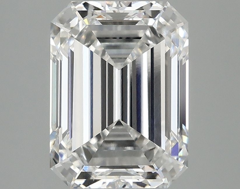 Loose Diamond - EMERALD 3.1ct E VS1: Loose Diamond - EMERALD 3.1ct E VS1 Source: This is a real non-mined Diamond that has been grown in a lab Shape: EMERALD Carats: 3.1 Color: E Clarity: VS1 Certification: IGI Video: Video Link The