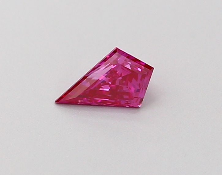 Loose Diamond - KITE 0.18ct Fancy Vivid Purple VS1: Loose Diamond - KITE 0.18ct Fancy Vivid Purple VS1 Source: This is a real non-mined Diamond that has been grown in a lab Shape: KITE Carats: 0.18 Color: Fancy Vivid Purple Certification: NONE Video: