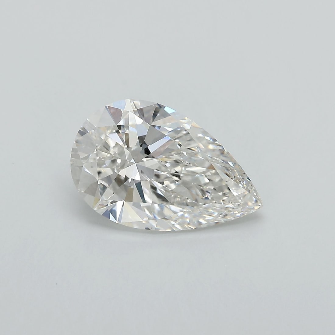 Loose Diamond - PEAR 3.51ct G VS1: Loose Diamond - PEAR 3.51ct G VS1 Source: This is a real non-mined Diamond that has been grown in a lab Shape: PEAR Carats: 3.51 Color: G Clarity: VS1 Certification: IGI Video: