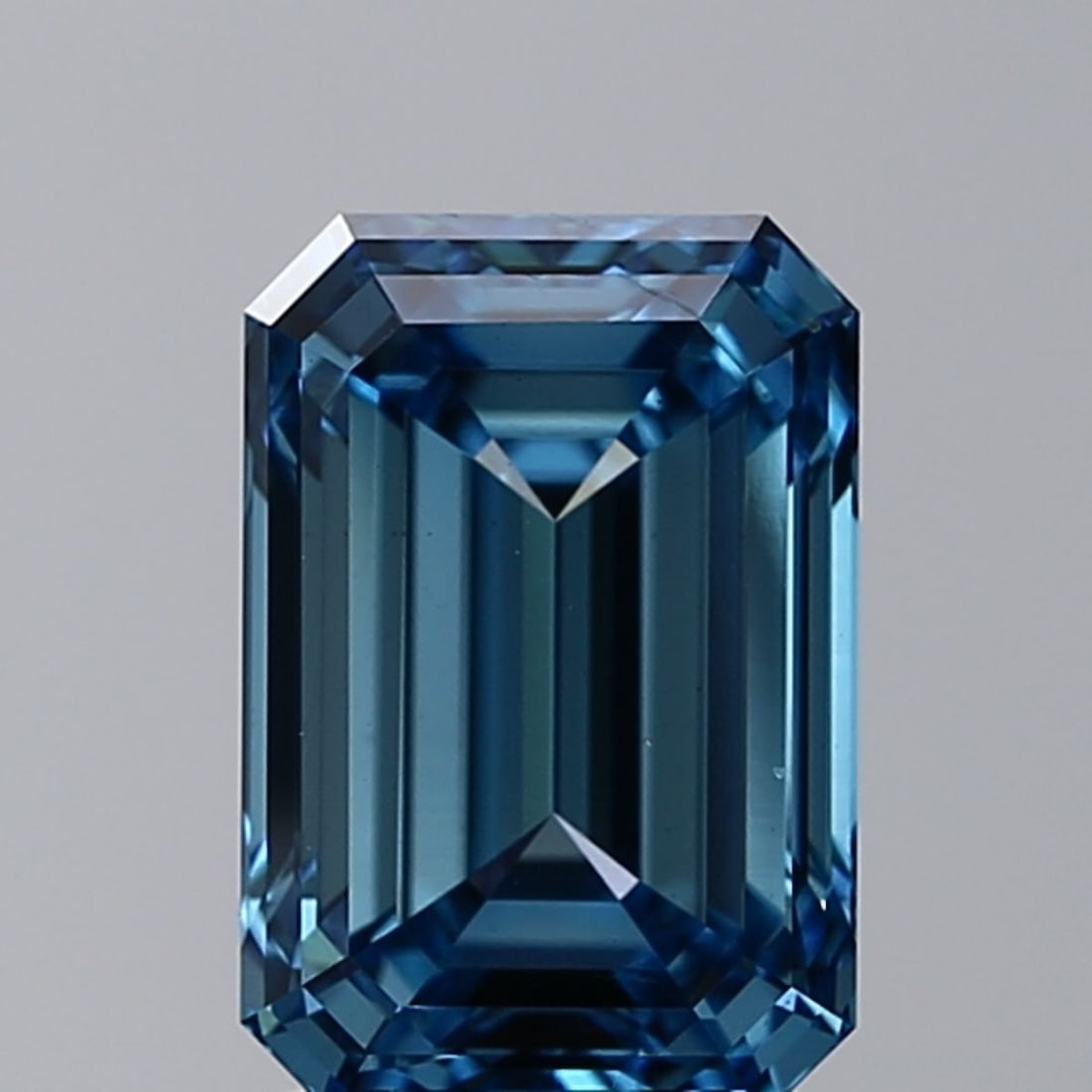 Loose Diamond - EMERALD 2.01ct Fancy Vivid Blue VS1: Loose Diamond - EMERALD 2.01ct Fancy Vivid Blue VS1 Source: This is a real non-mined Diamond that has been grown in a lab Shape: EMERALD Carats: 2.01 Color: Fancy Vivid Blue Certification: IGI Video: