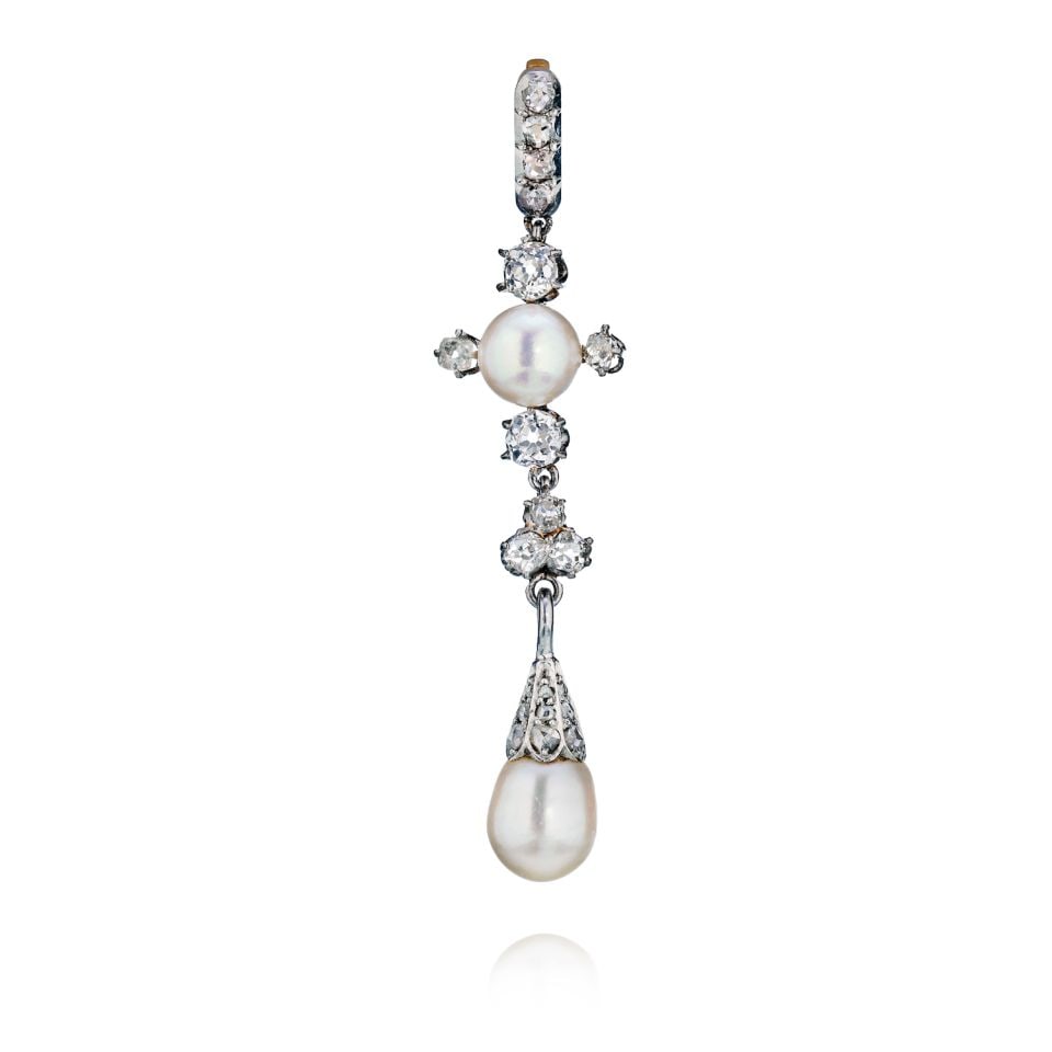 Vintage Pearl and Diamond Pendant with GIA Certification: Vintage Pearl and Diamond Pendant with GIA Certification This exquisite vintage pendant showcases a stunning arrangement of natural pearls and diamonds, totaling an exact diamond weight of 1 ct. The p