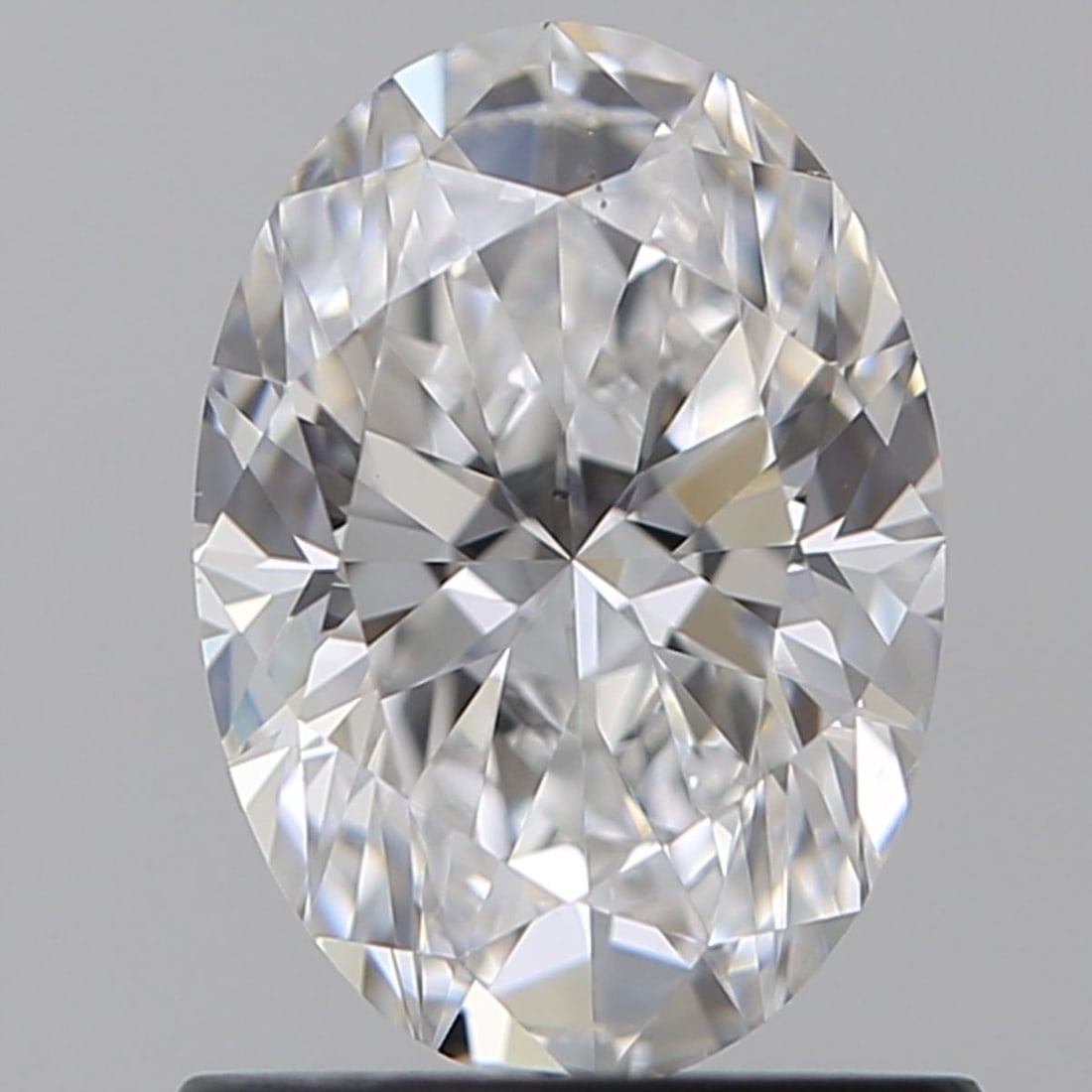 Loose Diamond - OVAL 1.01ct E VS2: Loose Diamond - OVAL 1.01ct E VS2 Source: Natural Shape: OVAL Carats: 1.01 Color: E Clarity: VS2 Certification: GIA Video: