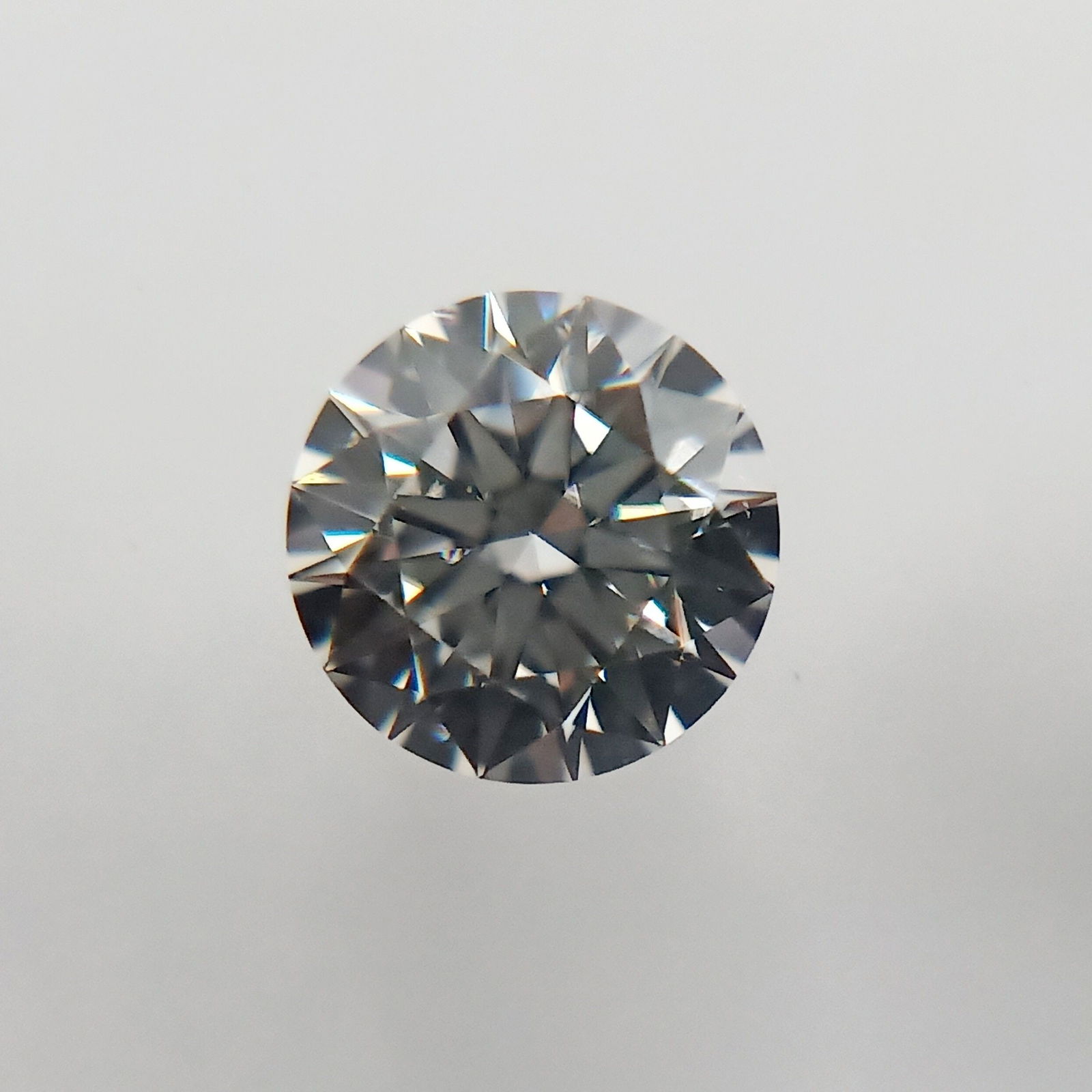 Loose Diamond - ROUND 0.24ct E VS2: Loose Diamond - ROUND 0.24ct E VS2 Source: Natural Shape: ROUND Carats: 0.24 Color: E Clarity: VS2 Certification: GIA The Diamond Depot Guarantee: All items in this auction are guaranteed to be 100% a