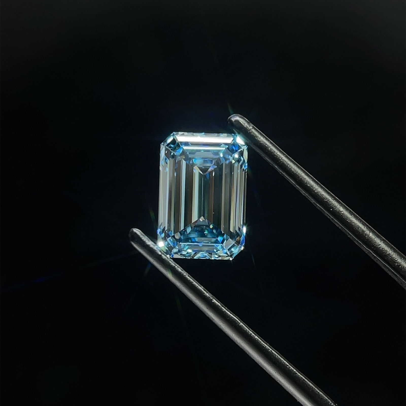Loose Diamond - EMERALD 2.02ct Blue VS2 (1 of 1)