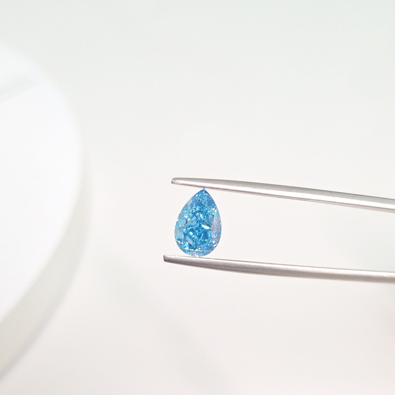 Loose Diamond - PEAR 1.39ct Fancy Vivid Blue VVS2 (1 of 1)