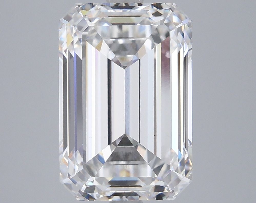 Loose Diamond - EMERALD 5.02ct F VS1: Loose Diamond - EMERALD 5.02ct F VS1 Source: This is a real non-mined Diamond that has been grown in a lab Shape: EMERALD Carats: 5.02 Color: F Clarity: VS1 Certification: IGI Video:
