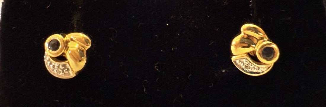 18K Yellow Gold Diamond Sapphire Stud Earrings Magnificent Design (1 of 3)