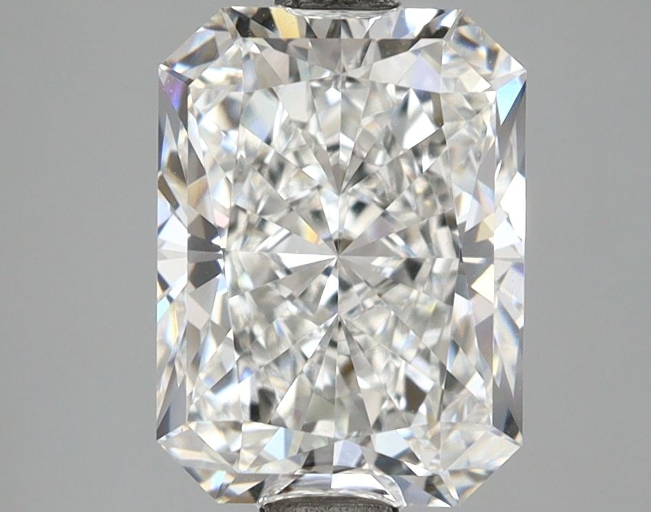 Loose Diamond - RADIANT 3.09ct F VVS2: Loose Diamond - RADIANT 3.09ct F VVS2 Source: This is a real non-mined Diamond that has been grown in a lab Shape: RADIANT Carats: 3.09 Color: F Clarity: VVS2 Certification: IGI Video: