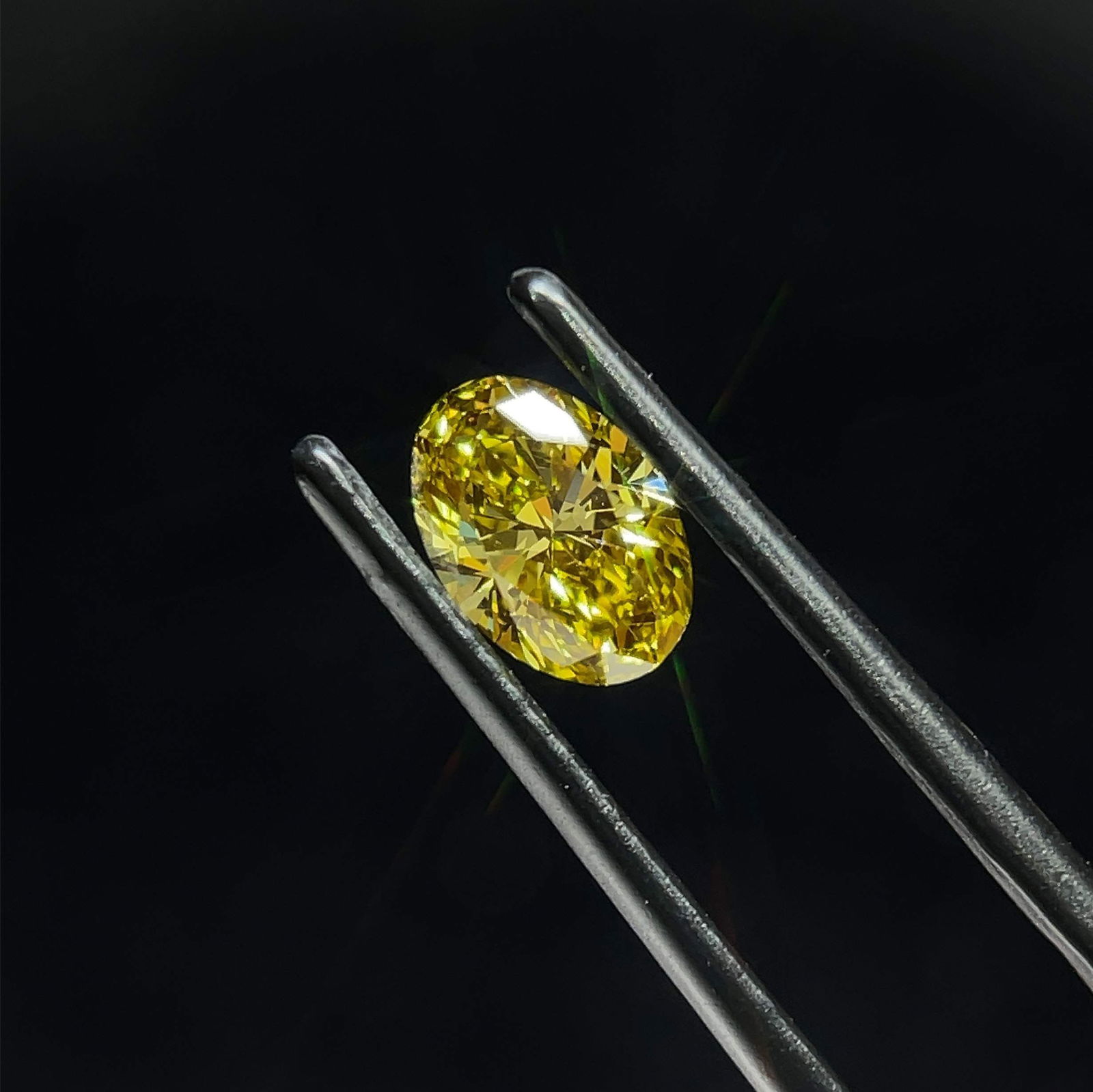 Loose Diamond - OVAL 0.74ct Fancy Gray Yellow VS1: Loose Diamond - OVAL 0.74ct Fancy Gray Yellow VS1 Source: This is a real non-mined Diamond that has been grown in a lab Shape: OVAL Carats: 0.74 Color: Fancy Gray Yellow Certification: IGI Video:
