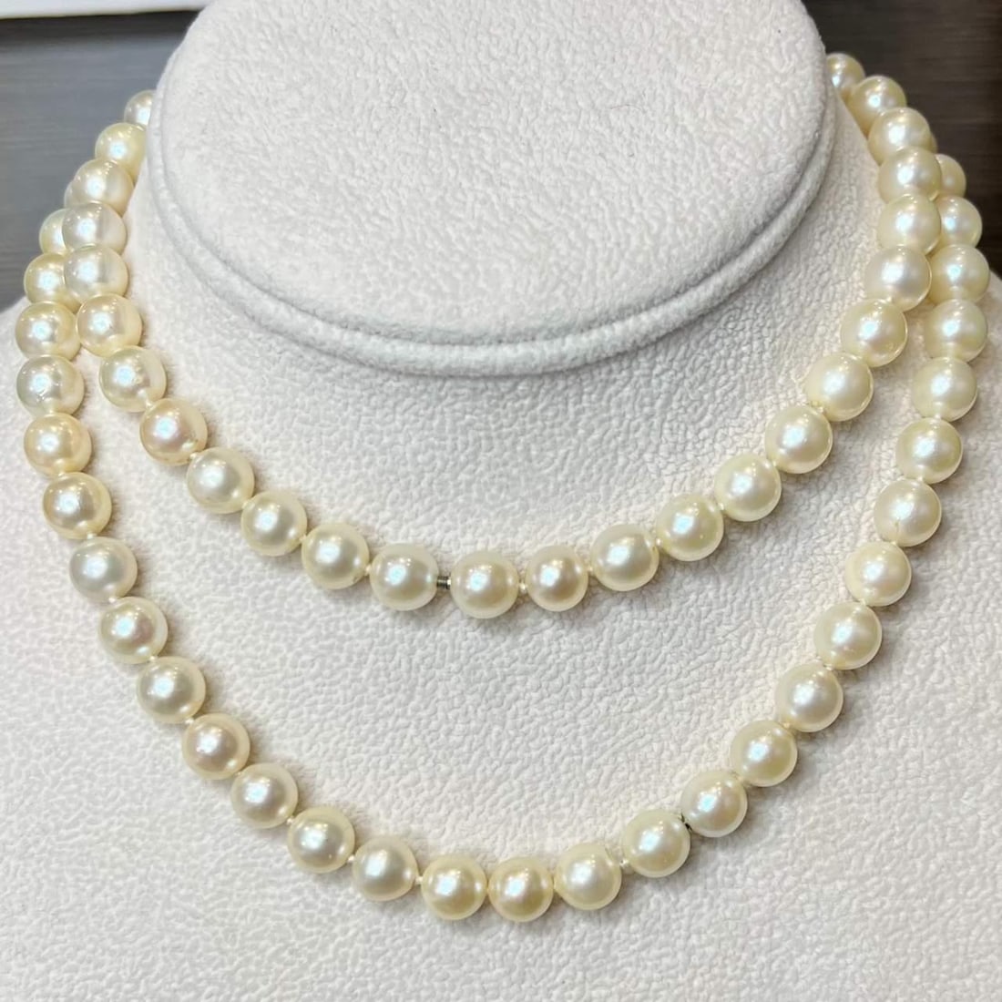 Exquisite 29 Inch Cultured Pearl Necklace with 85 Pearls (1 of 3)