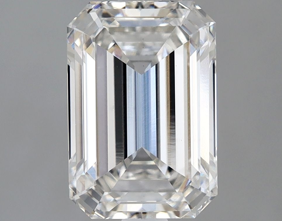 Loose Diamond - EMERALD 2.21ct G VS1: Loose Diamond - EMERALD 2.21ct G VS1 Source: This is a real non-mined Diamond that has been grown in a lab Shape: EMERALD Carats: 2.21 Color: G Clarity: VS1 Certification: IGI Video: Video Link The