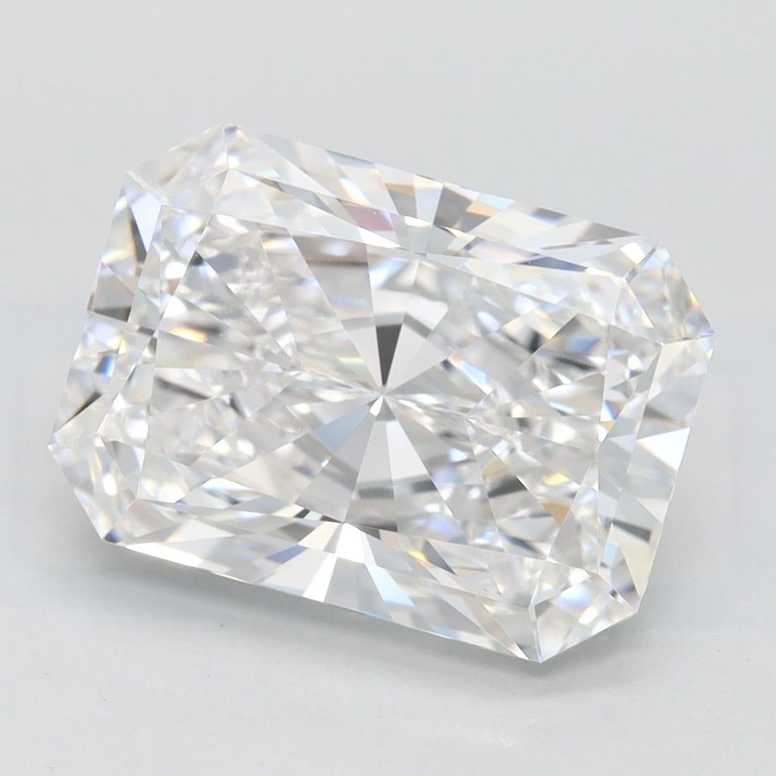 Loose Diamond - RADIANT 4.01ct D IF: Loose Diamond - RADIANT 4.01ct D IF Source: This is a real non-mined Diamond that has been grown in a lab Shape: RADIANT Carats: 4.01 Color: D Clarity: IF Certification: IGI Video: Video Link The