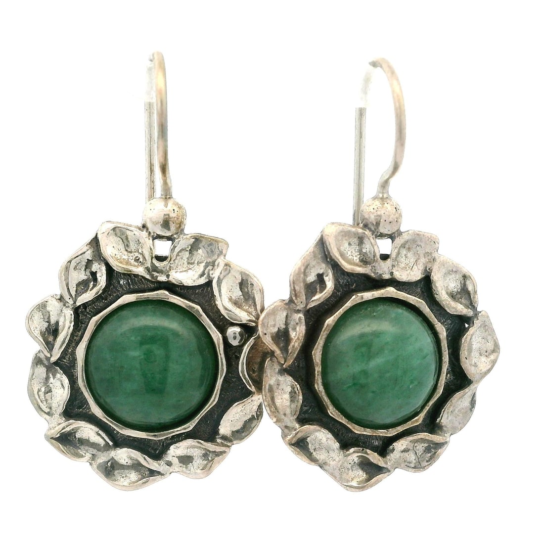 Vintage Sterling Silver Dangle Drop Earrings with Green Aventurine: Vintage Sterling Silver Dangle Drop Earrings with Green Aventurine These exquisite Vintage Sterling Silver Aventurine Leaf Detail Frame Dangle Drop Earrings showcase a captivating design with natural