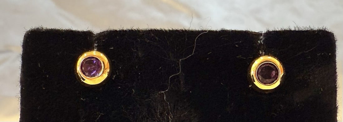 Exquisite 18K Yellow Gold Amethyst Stud Earrings (1 of 3)