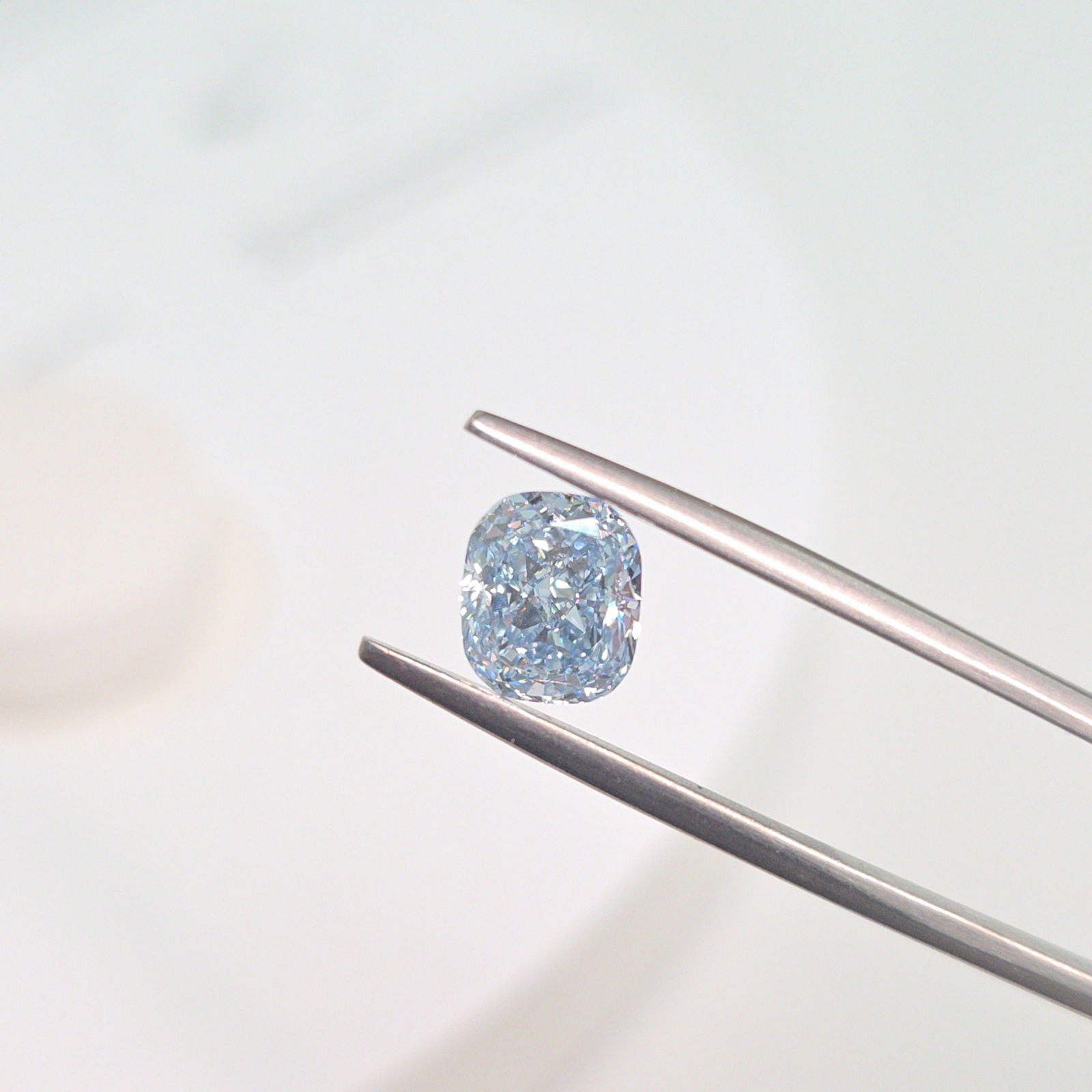 Loose Diamond - CUSHION MODIFIED 1.57ct Fancy Intense Blue VVS2: Loose Diamond - CUSHION MODIFIED 1.57ct Fancy Intense Blue VVS2 Source: This is a real non-mined Diamond that has been grown in a lab Shape: CUSHION MODIFIED Carats: 1.57 Color: Fancy Intense Blue Cer