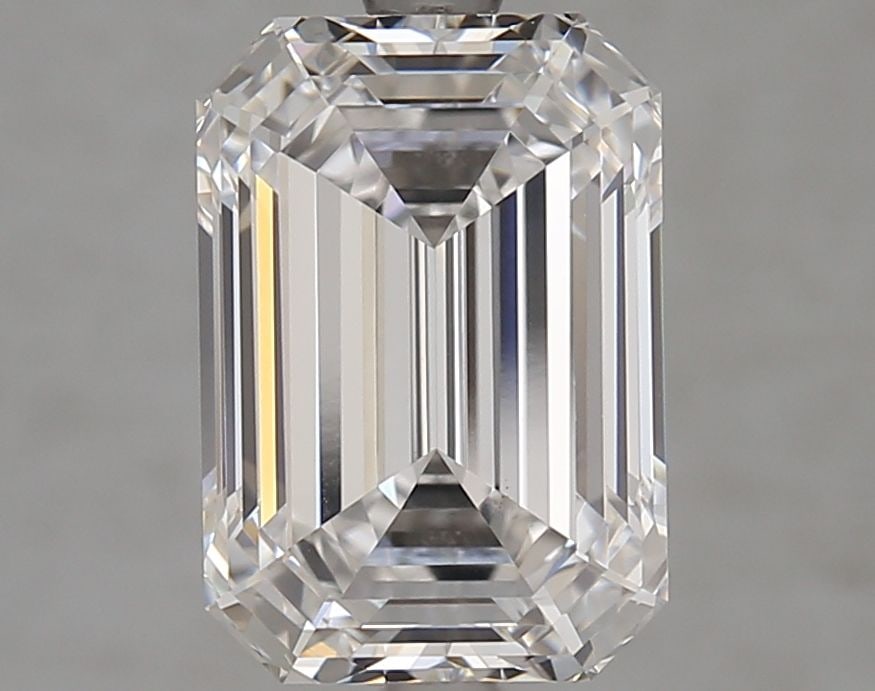 Loose Diamond - EMERALD 4.07ct F VS1: Loose Diamond - EMERALD 4.07ct F VS1 Source: This is a real non-mined Diamond that has been grown in a lab Shape: EMERALD Carats: 4.07 Color: F Clarity: VS1 Certification: GIA Video: