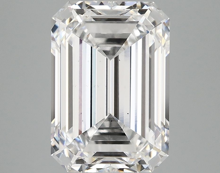Loose Diamond - EMERALD 4.1ct E VS1: Loose Diamond - EMERALD 4.1ct E VS1 Source: This is a real non-mined Diamond that has been grown in a lab Shape: EMERALD Carats: 4.1 Color: E Clarity: VS1 Certification: IGI Video: