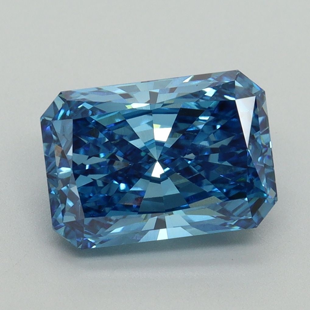 Loose Diamond - RADIANT 3.09ct Fancy Vivid Blue VS1: Loose Diamond - RADIANT 3.09ct Fancy Vivid Blue VS1 Source: This is a real non-mined Diamond that has been grown in a lab Shape: RADIANT Carats: 3.09 Color: Fancy Vivid Blue Certification: IGI Video: