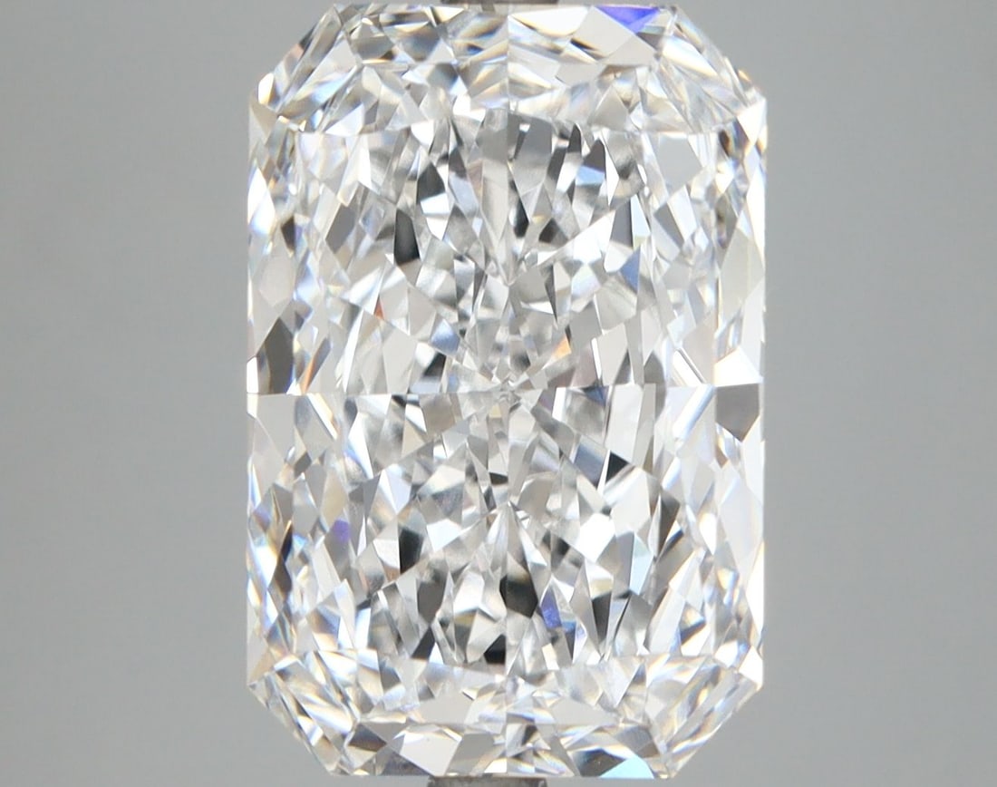 Loose Diamond - RADIANT 7.04ct D VVS2: Loose Diamond - RADIANT 7.04ct D VVS2 Source: This is a real non-mined Diamond that has been grown in a lab Shape: RADIANT Carats: 7.04 Color: D Clarity: VVS2 Certification: IGI Video:
