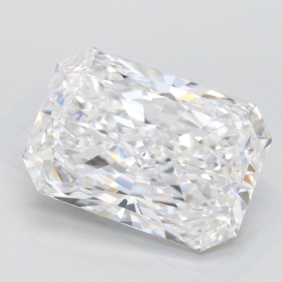 Loose Diamond - RADIANT 4.03ct D IF: Loose Diamond - RADIANT 4.03ct D IF Source: This is a real non-mined Diamond that has been grown in a lab Shape: RADIANT Carats: 4.03 Color: D Clarity: IF Certification: IGI Video: Video Link The
