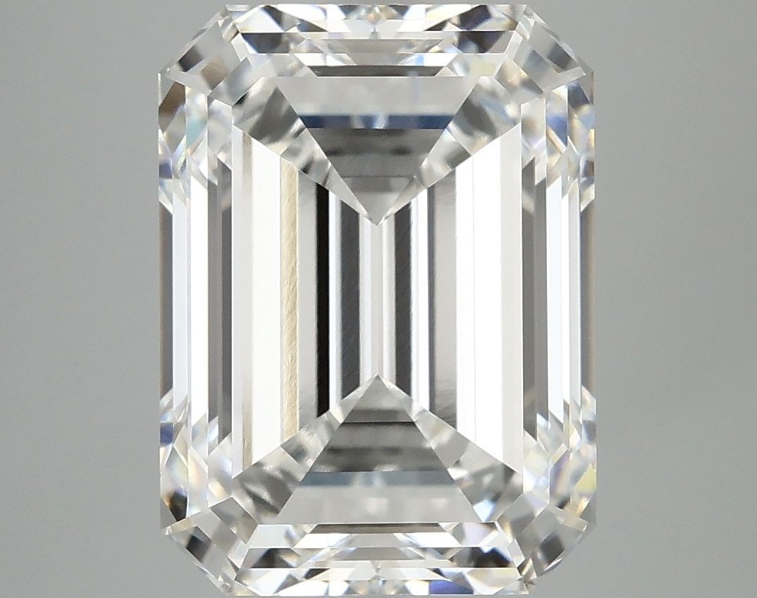 Loose Diamond - EMERALD 7.14ct E VVS2: Loose Diamond - EMERALD 7.14ct E VVS2 Source: This is a real non-mined Diamond that has been grown in a lab Shape: EMERALD Carats: 7.14 Color: E Clarity: VVS2 Certification: IGI Video: