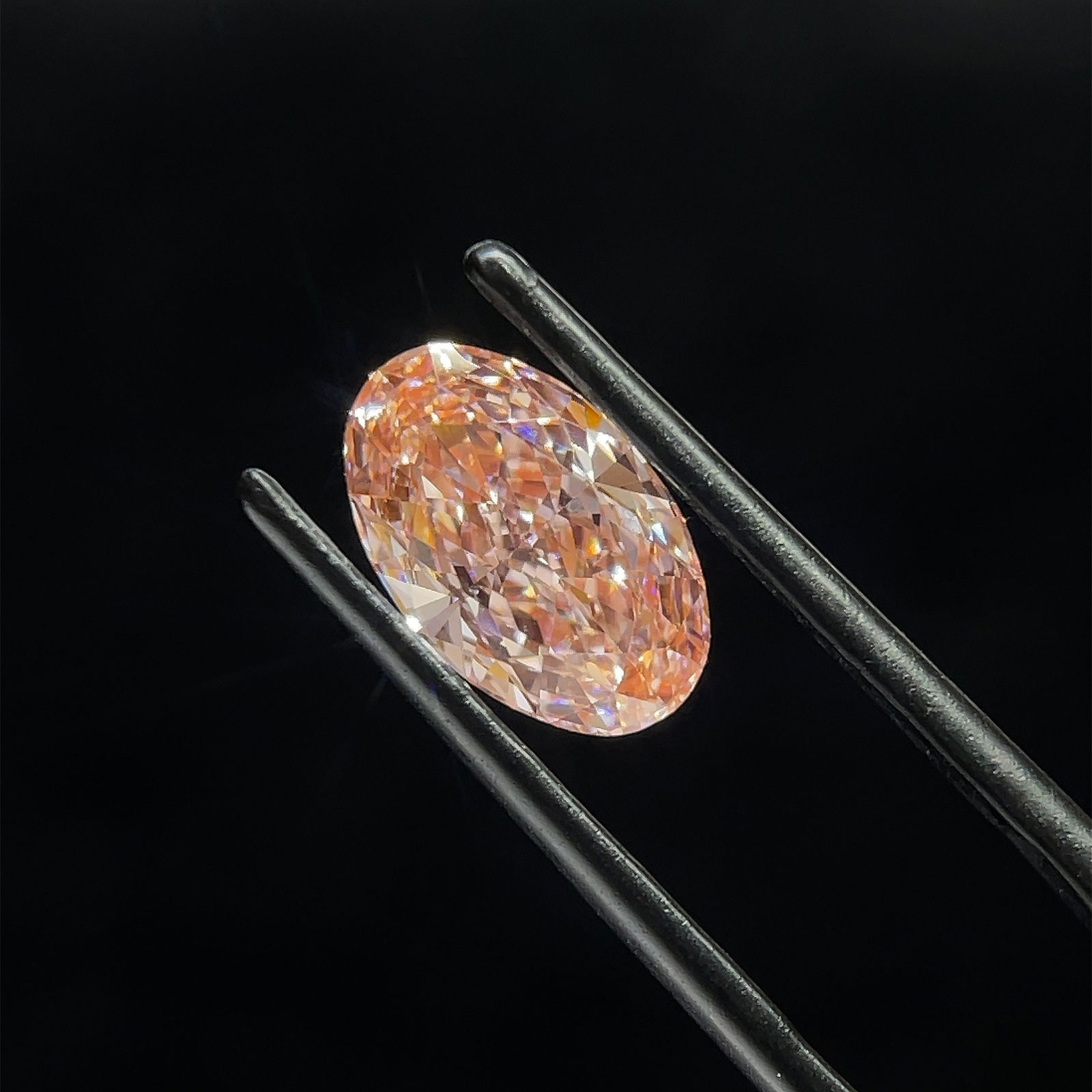 Loose Diamond - OVAL 2.0ct Fancy Intense Pink VS2: Loose Diamond - OVAL 2.0ct Fancy Intense Pink VS2 Source: This is a real non-mined Diamond that has been grown in a lab Shape: OVAL Carats: 2.0 Color: Fancy Intense Pink Certification: IGI Video: