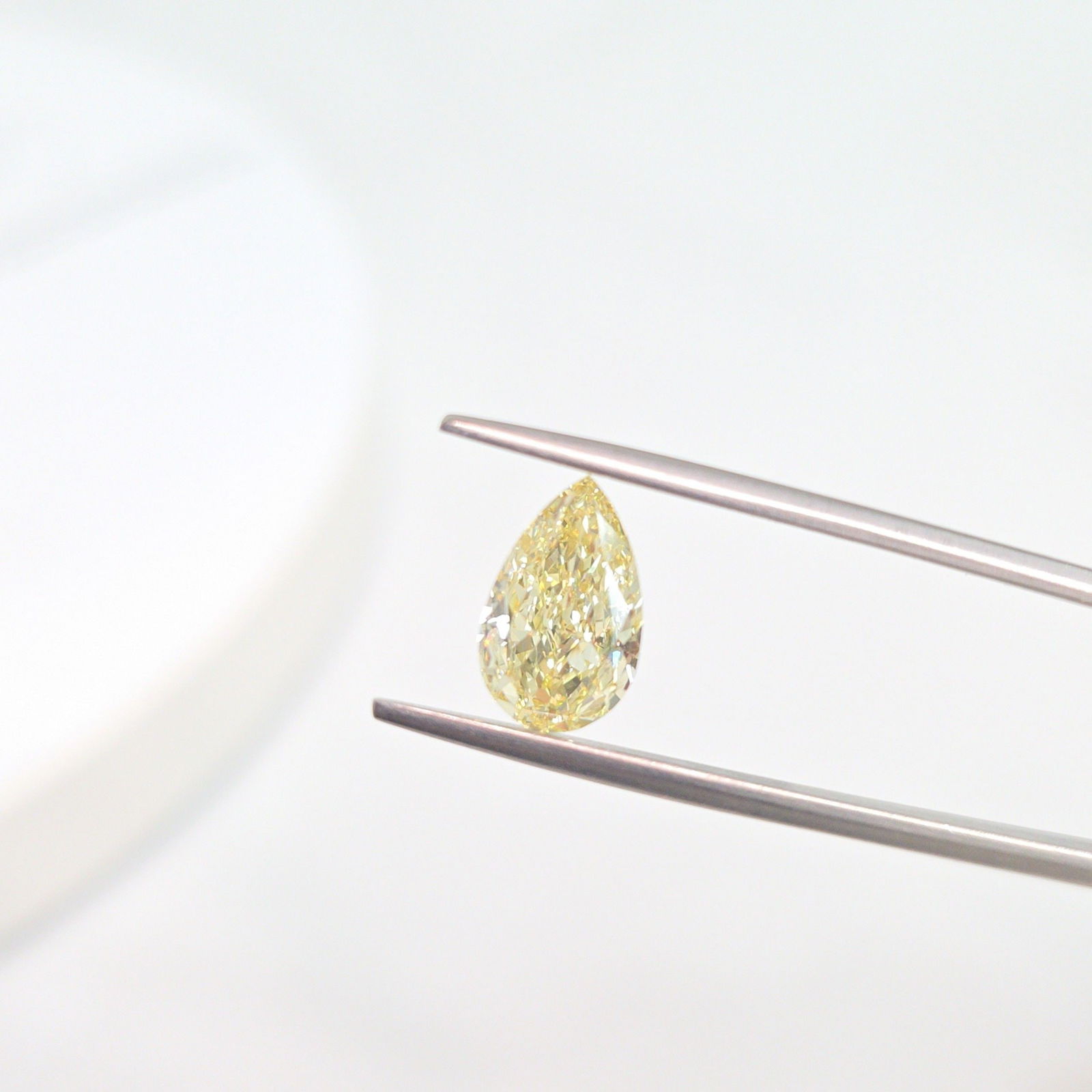 Loose Diamond - PEAR 2.45ct Fancy Yellow VS1 (1 of 1)